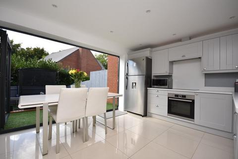 5 bedroom townhouse for sale, 28 Cae Canol, Penarth, CF64 3RL