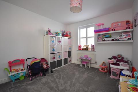 5 bedroom townhouse for sale, 28 Cae Canol, Penarth, CF64 3RL