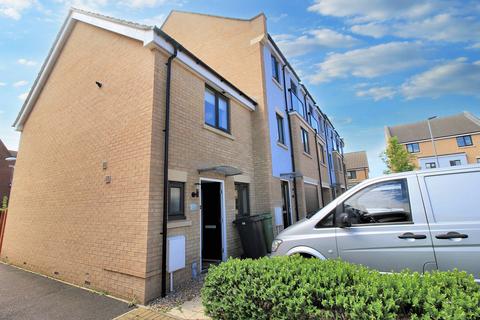 2 bedroom semi-detached house to rent, Ron Hill Road, Costessey NR8