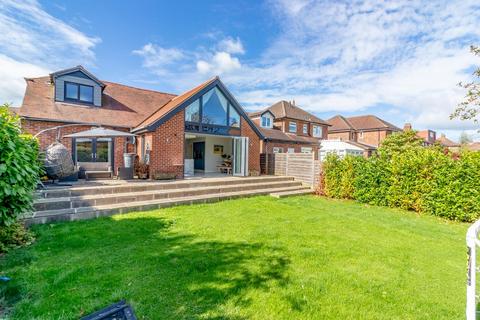 4 Almsford Road, Harrogate, HG2 8EQ