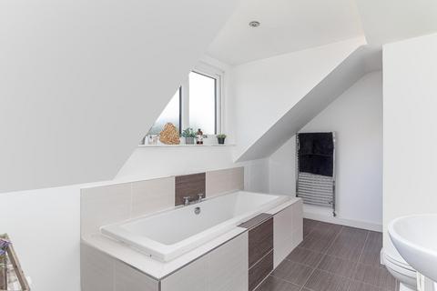 4 Almsford Road, Harrogate, HG2 8EQ