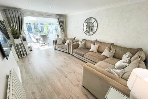 42 Birchall Green, Woodley, Stockport, SK6 1RZ