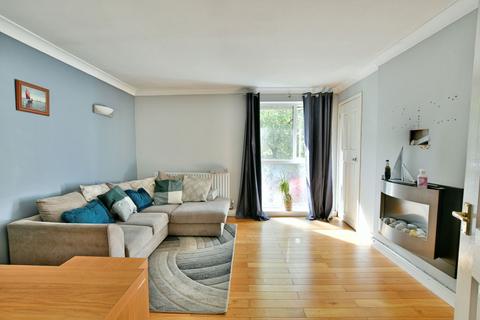 2 bedroom flat for sale, Calder Walk, Sunniside