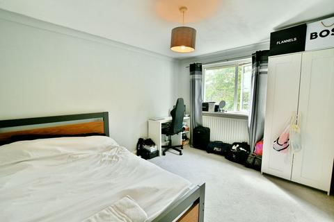 35 Calder Walk, Sunniside, Newcastle Upon Tyne, NE16 5XS