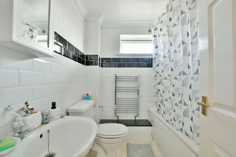 35 Calder Walk, Sunniside, Newcastle Upon Tyne, NE16 5XS