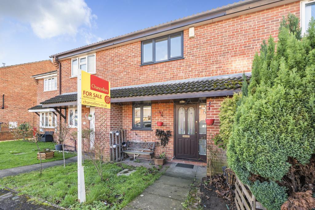 Slough, Berkshire, SL1 2 bed terraced house to rent £1,600 pcm (£369 pw)