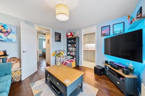 1 bedroom flat for sale, Surbiton,  Surrey,  KT5