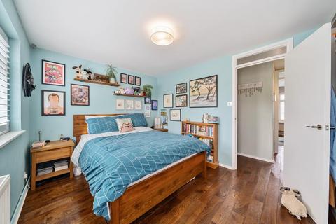 1 bedroom flat for sale, Surbiton,  Surrey,  KT5