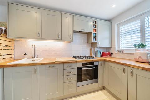 1 bedroom flat for sale, Surbiton,  Surrey,  KT5