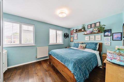 1 bedroom flat for sale, Surbiton,  Surrey,  KT5