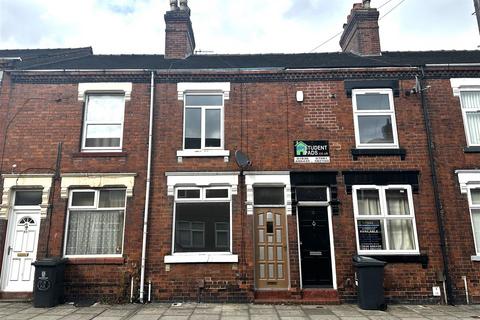 2 bedroom terraced house to rent, Carlton Road, Stoke-on-Trent ST4