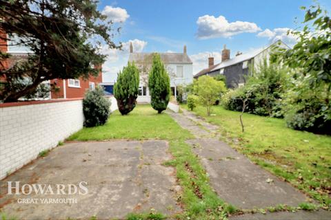 2 bedroom semi-detached house for sale, Yarmouth Road, Caister-on-Sea