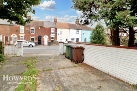 2 bedroom semi-detached house for sale, Yarmouth Road, Caister-on-Sea