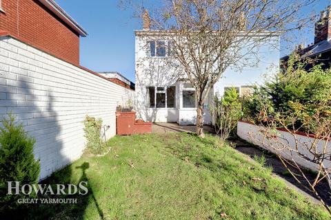 2 bedroom semi-detached house for sale, Yarmouth Road, Caister-on-Sea