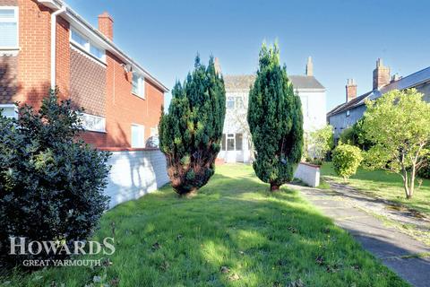 2 bedroom semi-detached house for sale, Yarmouth Road, Caister-on-Sea