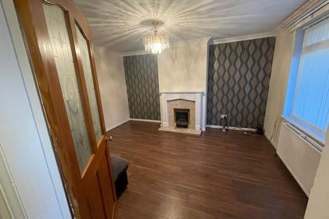 3 bedroom semi-detached house to rent, Highview Street, Dudley DY2