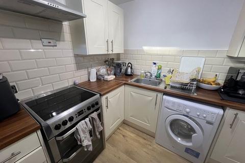 1 bedroom flat to rent, Cavendish House, Kings Road Brighton BN1 2JH