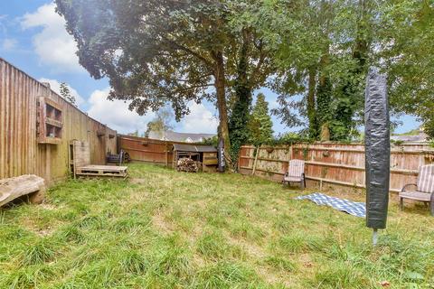 51 Campbell Close, Uckfield, TN22 1DR