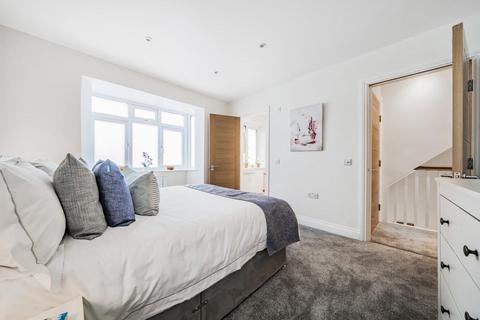 3 bedroom end of terrace house for sale, St Andrews Road, Acton