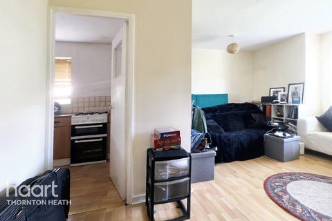 Studio for sale, Doyle Road, London