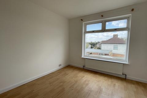 2 bedroom flat to rent, Horns Road, Ilford IG6