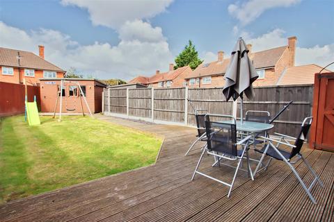 17 Knebworth Path, Borehamwood, WD6 2QW