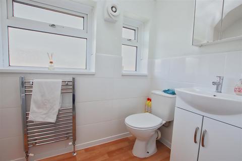 17 Knebworth Path, Borehamwood, WD6 2QW