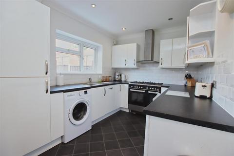 3 bedroom house for sale, Knebworth Path, Borehamwood