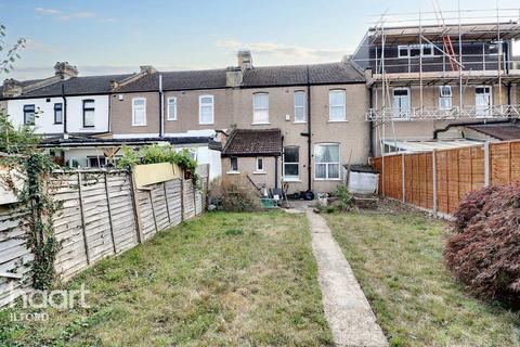 4 bedroom terraced house for sale, Douglas Road, Ilford