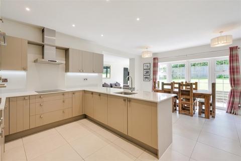 4 bedroom detached house for sale, Downs Reach, Epsom