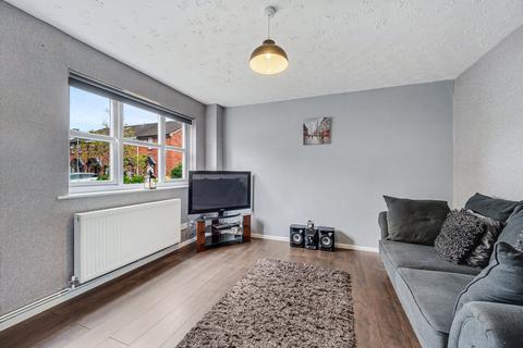 17 Hoskins Close, Manchester, M12 4JX