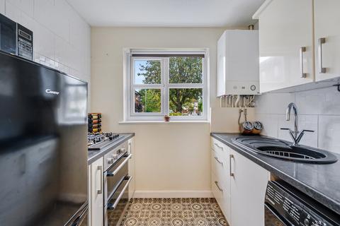 17 Hoskins Close, Manchester, M12 4JX
