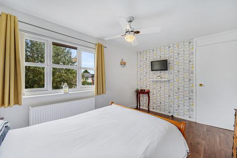 17 Hoskins Close, Manchester, M12 4JX