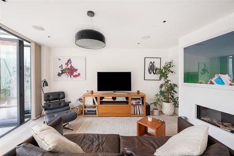 185c Northchurch Road, London, N1 3NT