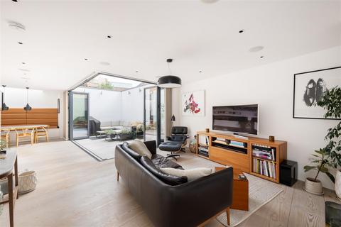 185c Northchurch Road, London, N1 3NT