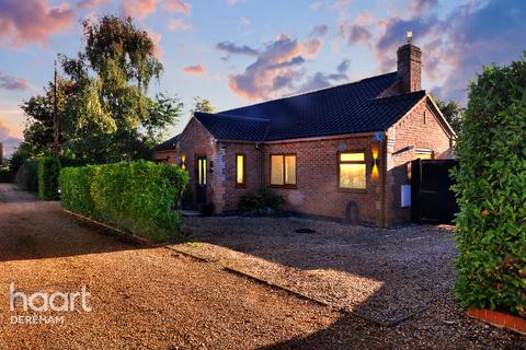 3 bedroom detached bungalow for sale, Dereham Road, Mattishall