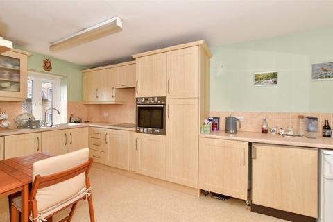 2 bedroom flat for sale, Carpenters Lane, Hadlow, Tonbridge, Kent