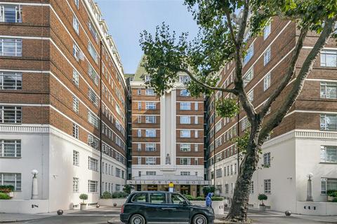 1 bedroom flat for sale, Nell Gwynn House, Sloane Avenue, SW3