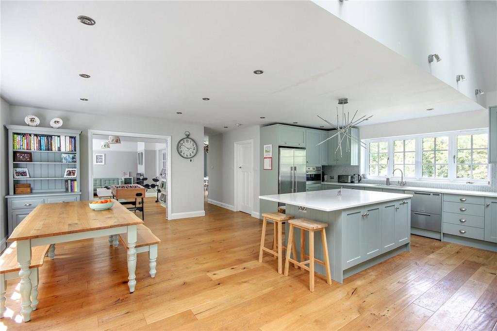 Kitchen/Breakfast Rm