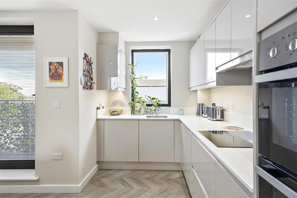 Flat 9, Banner House - y89 Ivgmvi Cej BGFhtil U.jpg