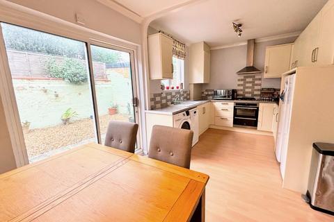 3 bedroom end of terrace house for sale, Resthaven Road, Wootton Village, Northampton NN4