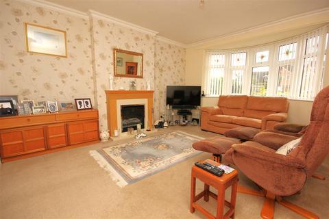 3 bedroom detached house for sale, Alpine Road, Rushden NN10