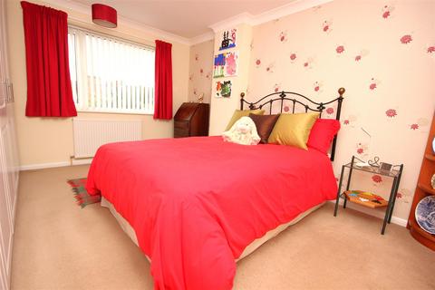 15 Alpine Road, Rushden, NN10 9RJ