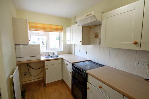 2 bedroom end of terrace house to rent, Snapdragon Close, Priory Park