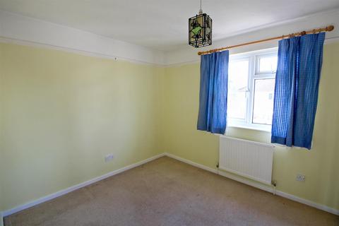 2 bedroom end of terrace house to rent, Snapdragon Close, Priory Park