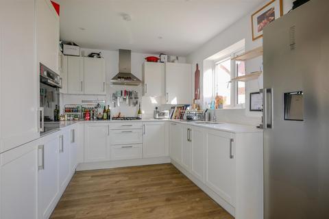 3 bedroom semi-detached house for sale, Great Mead, Benson OX10