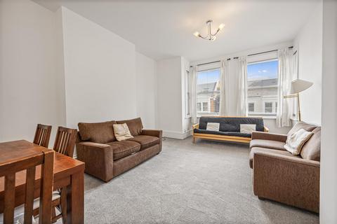 2 bedroom flat to rent, Hilltop Road, West Hampstead NW6