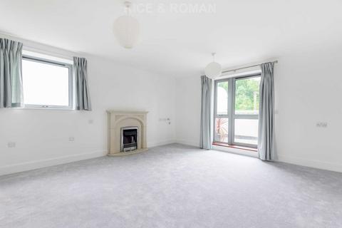 1 bedroom retirement property for sale, Oatlands Avenue, Weybridge KT13