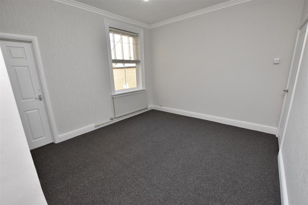 Rear reception lounge/dining room