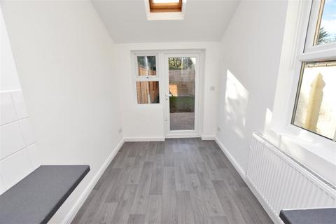 43 Bentley Street, Cleethorpes, DN35 8DL